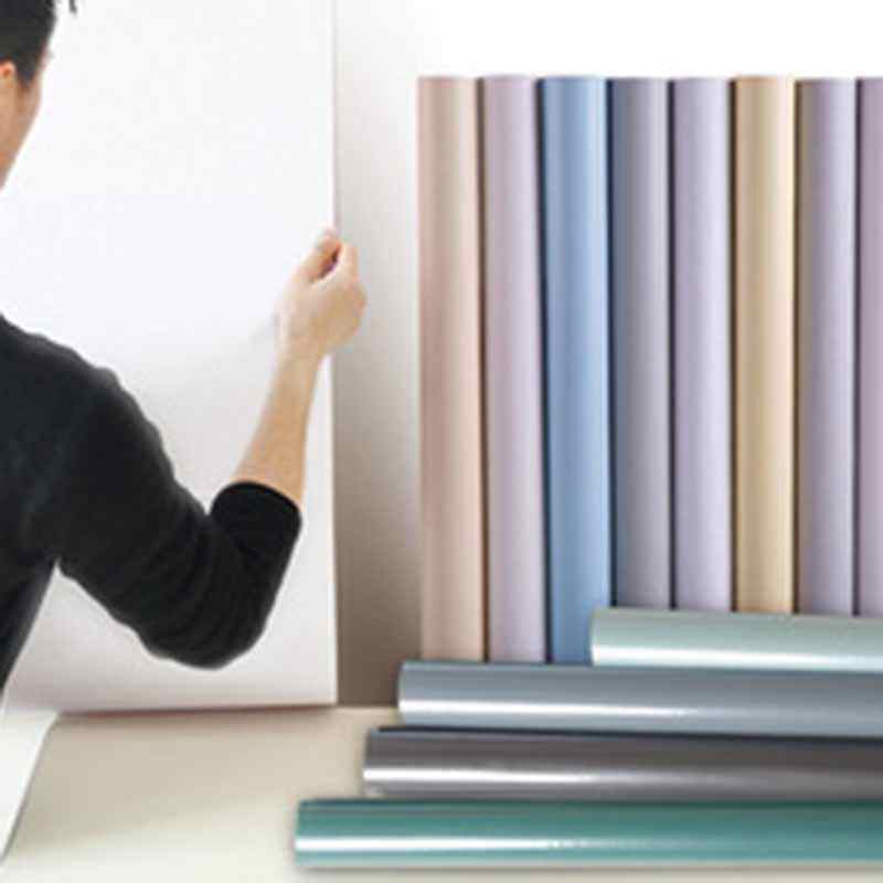 【クリックして他の色を選択してください】他の色1メイン素材：PVC【壁紙シート内容】60cm*3m、60cm*5m、60cm*10m。【素材】（PVC）。特性（無毒・無害、ホルムアルデヒドなどの化学物質は排出しません。）【簡単に壁修復】：無地壁紙シールは貼るだけで簡単に修復、模様替え。非常に使いやすい。【DIYカッティングシート】壁を、お好みに合わせ簡単にリフォームが出来ます。裏面に方眼紙がついているので、カット易くて、初心者も気楽に貼り付けます。【多機能＆実用性】防水性、防カビ、防汚性にも優れ、一般の汚れがタオルで簡単に拭き取れます。生活防水防汚用壁紙に大活躍！のりつき壁紙で手間不要！【お勧め場所】補修、キッチン、トイレ、風呂、リビング、ダイニング、玄関、和室、店舗、オフィス、幼稚園など簡単に気分転換できます！凹凸のある面や粗い壁面などには不適用です自由で簡単にDIY 操作は簡単で、初心者でも操作できます。あなたが何を改装したいかに関係なく、この壁紙シールは完璧な解決策です。 【商品の詳細】： タイプ：北欧風 素材：PVC サイズ：（約）60cm*3m、60cm*5m、60cm*10m 特徴：防水・防汚・防湿・防カビ・耐熱・耐油 ・掃除簡単・貼りやすい・お手入れは簡単！ 【貼ってはがせる壁紙シール】： 裏面の接着剤は適切な強度だから。施工後もキレイに剥がせて賃貸物件でも安心です。 【お部屋が優雅な空間に早変わり！】 ☆魅力的でユニークな装飾を家に持ち込みたいが、塗装にあまり多くの費用と時間をかけたくない場合は、この壁紙シールが の良い選択になります。 【多彩な用途】： 【おすすめ場所】リビング、ダイニング、キッチン、洗面所、トイレ、風呂、和室、窓、玄関、店舗、ホテル、カフェ、幼稚園、保育園、病院、賃貸、会社、事務所、展示場など。また、撮影の背景としても大活躍。 ご注意： ☆適用範囲：平らな面 (ペンキ表面 、木製表面 、タイル表面、ガラス表面、金属表面、プラスチック表面など) ☆適用範囲外：埃が落ちる土壁、砂壁、傷付く表面、凹凸面、窪んだ表面） 【貼り方】： 手順：貼る面のホコリ、油分、水分などの汚れを布やタオルで拭き取ります。 手順：メジャーや定規で貼る面のサイズを計り、少し大きめ（5cm - 10cm程度）にハサミやカッターでカットします。 手順：裏面の剥離紙を剥がしながら、出来るだけ空気が入らないように端から丁寧に圧着していきます。 手順：はみ出した余分な部分に定規を当てて、カッターで切り落とせば完成です。 【ご購入前の注意事項】： 仕入れる生産ロットにより、色合いや模様の出方が若干変わる場合がございます。予めご了承ください。できるだけ一回で足りる分のサイズをご購入ください。 パソコンのモニター設定により、写真と実際の商品は色合いが異なる場合があります。 ご不明な点はお気軽にお問い合わせください。壁紙 イエロー、スモーキーイエロー、マスタード、ビタミンカラー、漆喰調、織物調、吹き付け調、石目調、無地、マット、防カビ、抗菌、表面強化、汚れ防止 壁紙 壁紙 のり付き おしゃれ 壁紙 のり付き 白 壁紙 のりつき 和 モダン 壁紙 レンガ 剥がせる 壁紙 レンガ 立体 シール 壁紙 木目調 壁紙 コンクリート 壁紙 diy 壁紙 壁紙 防水 キッチン クロスウォールステッカー おしゃれ インテリア 家具 トイレ 洗面所 引越し 賃貸 キッチン周り・壁・家具・お風呂にも貼れる 壁紙 シール 壁紙 緑 水色 グリーン 水玉 見切り材 黒ずみ落とし トイレの壁紙 黄ばみ落とし 無地 紫 ダークブルー 壁紙むじ ペット 壁紙保護シート 犬 噛む 壁紙 修復 消臭 砂壁に貼れる ステッカー ストライプ スポンジ スプレー ふすまに貼れる壁紙 和風 接着剤 セット 洗剤 道具 洗面所 はがせる壁紙 剥がせる壁紙 掃除 空 シート 壁紙 トイレ壁紙よごれ落とし 落書き落とし ライトグレー 落書き 落書き消し リメイクシート レンガ レンガ調 レトロ ローラー ロール ロイヤルブルー 壁紙シール 防水 壁紙シール 無地 貼ってはがせる 壁紙シール グレー 壁紙シール 防カビ 壁紙 はがせる 壁紙 はがせる おしゃれ カッティングシート カッティングシート 壁紙 シール テーブル リメイク シート リメイクシート 大理石 カッティングシート お風呂に貼れる壁紙 浴室 壁紙 はがせる 壁紙 はがせるキッチン 防水 壁紙シール 壁紙張り替え自分で 壁紙張り替えトイレ 壁紙張り替えキッチン 壁紙張り替え自分で簡単 壁紙張り替え自分で天井 壁紙おしゃれ初心者 壁紙おしゃれトイレ 壁紙シール木目調厚手10m 木目調壁紙シール 厚手壁紙シール ナチュラル壁紙シール 光沢 無地 レンガ 15m 補修壁紙シール リメイクシート レトロ ピンク 10cm 壁紙 洗濯機冷蔵庫部屋装飾水族館イルカ部屋海中シール壁紙シール 40cm 4畳 4mm フォトフレーム+画用紙額+4切+壁掛専用+ブラウン 50m 5m 50m巻き 壁紙 柄 煉瓦 のり付き リアル 幅90 ヴィンテージ 洗面所 耐熱 防カビ 防水シール 磁石 透明 部屋 20m ブルー コンクリート アンティーク 水色 大柄 ばら 壁紙 糊 剥がせる両面テープ 漂白 姫 姫系 ヒョウ柄 引っ掻き防止 3m コマンドフック 壁紙用 フォトフレーム ひもタイプ用 ひまわり 猫ひっかき防止壁紙 フィルム 風景 壁紙道場 壁紙シールおしゃれ 壁紙シール北欧 壁紙シール 壁紙シール木目調 壁紙シールのペンギン堂 壁紙シールはがせる 壁紙シールレンガ 壁紙シール木目 壁紙 キッチン壁紙 剥がせる壁紙 無地 お 風呂 に 貼れる シート お 風呂 貼る シール お風呂 目隠し 窓 外 ウィンドウフィルム 北欧 カビ 防止 シート キッチン 壁紙クロス腰壁 壁紙クロス30m 壁紙クロス大理石調 壁紙クロスおしゃれ 壁紙クロス50m 壁紙クロスのり付き 壁紙クロス補修 壁紙クロス 壁紙シール 壁紙張り替え 壁紙張り替え自分で 壁紙おしゃれ 壁紙のり付き 壁紙クロス 壁紙おしゃれ部屋北欧 壁紙の上から貼る壁紙 壁紙張り替え自分でトイレ 壁紙 カッティングシート 屋外 カッティングシート diyカッティングシート シルバー カッティングシート 幅60 カッティングシート メッキ カッティングシート 防水 カッティングシート 壁紙 カッター カビ取りスプレー 壁紙の上から張る壁紙 壁紙の上から塗れるペンキ 黄色 キッチン 木 キャラクター 防水 耐熱 黒 クリーナー クロス クッション クッションシート 壁紙 壁紙全てのジャンル 壁紙 オレンジ タイル レンガ調 煉瓦調 立体 3d 壁紙クロス張り替え 壁紙クロス木目 壁紙 シール テーブル リメイク シート リメイクシート 壁紙のり付き15m 壁紙のり付き50m 壁紙のり付き20m 壁紙のり付き 壁紙のり付き木目 壁紙のり付き 壁紙のり付き格安 壁紙のり付き花柄 壁紙のり付き白 壁紙 石 石目調 板 インダストリアル 色塗り 強力 傷つけない耐荷重 かわいい 白い壁紙 海 宇宙 ウッド ウィリアムモリス ウォールステッカー 壁紙ほしゅうシール 白 壁紙 貼ってはがせる壁紙 塗料 トイレ 透明 鳥 戸 生のり付き 30m ナチュラル 10m 花柄 臭い取り 西海岸 匂い消し 壁紙に貼れるフック 砂壁に貼れる壁紙 壁紙 耐熱 防水シート大理石 カッティングシート キッチン はがせる 大理石柄 剥がせる 洗面所 リメイクシート 防水 浴室 壁紙 はがせる タイル 水回り カッティングシート 浴室 壁紙 キッチン 耐熱 リメイクシート 防水 大理石 リメイクシート 防水 テーブル耐熱 リメイクシート 防水 洗面所 壁 パネル リメイクシート 防水 キッチン 断熱シート 窓 外貼り 壁紙 ヘリンボーン 部屋 ステンレス へら 剥がせるかへ 砂かへに貼る壁紙 保護 シール かべかみやほんぽ壁紙 マスキングテープ マグネット マステ マグネットシート 壁紙シール赤 壁紙シール白 壁紙シールおしゃれ窓の景色 壁紙張り替えおしゃれ 壁紙張り替えシール 壁紙張り替え道具 壁紙張り替え自分でのり 壁紙張り替えのり 壁紙 70 85 90 480 4120 壁紙 壁紙シール 壁紙の上から貼れる壁紙 補修 はがせるシール おしゃれ のり 汚れ落とし 厚手 青 穴埋め補修 赤 穴埋め 穴あけない フック 壁紙 木目 カッティングシート 車 カッティングシート キッチン はがせる カッティングシート 白 カッティングシート 大理石 カッティングシート 黒 カッティングシート カーボン 壁紙 壁紙施工道具7点セット 壁紙屋 80cm幅 80cm 8畳 80cm幅4m 壁紙シート リメイクシール 約45cm 全8色 90cm幅 90cm 92cm幅 全9色 4個セット 壁紙 施工道具 5点セット diy 壁紙5点セット 3d壁紙 77cm 厚さ3mm 5枚セット 全5色 60cm幅 60cm 6畳 6畳分 フローリング 70cm 70cm幅 7点セット 70m 壁紙 ダマスク 壁紙 グリーン 壁紙 グレー 壁紙 ゴージャス 壁紙 ペンキ 壁紙 パネル 壁紙 壁紙 リーフ 壁紙シール キッチン 壁紙シール 白 壁紙シール 木目調 壁紙 10m 60cm 90cm幅 幅60cm 90cm ブラウン壁紙シール 壁紙木目調シール白木 木目調 剥がせる 簡単貼付 和風 防水 diy 賃貸ok接着剤不要 45cmx300cm壁紙シール壁紙 はがせる おしゃれ 壁紙 フック 壁紙 フリース 壁紙 剥がせる 壁紙 剥がせる 無地 壁紙 保護 壁紙 保護シート 壁紙 マスキングテープ 壁紙 緑 壁紙 ミントグリーン 無地 壁紙 防水壁紙 大理石 シール 大理石シール 光沢 カッティングシート 防カビ 壁紙 浴室 浴室 壁紙 はがせる タイル キッチン に 貼れる シール タイル に 貼れる 壁紙 シール ネイビー 壁紙 無地 壁紙 紫 壁紙 モザイク タイル 壁紙 モダン 壁紙 壁紙 壁紙 汚れ防止 壁紙 汚れ 隠し 壁紙 5m 壁紙 ブルー 壁紙 ボタニカル 壁紙 防水 壁紙 大理石 壁紙 雲 壁紙そうじ洗剤 壁紙とそう 壁紙そうじ タイル タイルシール ターコイズブルー 立体 ぴたッコ 壁紙用フック 賃貸 剥がせる 茶色 ちょっと壁紙 つち壁に貼れる壁紙 壁紙 30m ダークブラウン 賃貸全てのジャンル 賃貸インテリア・寝具・収納 剥がせる ドア に 貼れる 補修全てのジャンル 補修壁紙・装飾フィルム 壁紙 四季を楽しむ壁面かざり折り紙 メタリック 目地 めくれ メッシュ 目立たない 厚め 木目 モルタル リアル ヴィンテージ 柄もの 賃貸でも貼れる壁紙 ヤニ落とし 壁紙 キッチン 防水 壁紙 浴室 はがせる壁紙 壁紙 シール はがせるリメイク 壁紙 補修 リメイクシート 木目 リメイクシート ホワイト リメイクシート タイル リメイクシート 防水 壁紙 リメイクシート 大理石 お 風呂 に 貼れる 壁紙 壁紙 はがせる 防水壁紙シール のり付き はがせる カッティングシート キッチン はがせる 巾60cm × 長さ5m リメイクシート 壁紙 爪研ぎ防止 つるつる 艶消し 爪研ぎ 吊り下げ のりつき壁紙 天井 ティファニーブルー 跡が残らない の貼ってはがせる 壁紙ランキング 貼って剥がせる壁紙 壁紙 布 塗る 塗り壁風 塗り壁 壁紙の上からぬれるペンキ 壁紙の上からぬれる壁紙 ネイビー 猫 粘着 粘着テープ 水はね防止シート コンロ油はね防止壁紙シート 壁紙 壁紙に貼るだけで磁石がつくシート 接着面のり付き 1m ふっく くりぴたフック壁紙用 消しゴム 景色 掲示 テープ 壁紙を傷つけない 両面テープ コンクリート 壁紙 キッチンはがせる カッティング シートリメイクシート 防水 キッチンキッチン リメイクシート防水 壁紙 洗面所 はがせる リメイクシート 防水 壁紙 浴室 トイレ 壁紙 壁紙 コンクリート調 工具 打ちっぱなし コーキング かっこいい でこぼこの壁に貼れる壁紙 撮影用 のり付き のりなし 押さえヘラ シールタイプ 壁紙 のり付き 壁紙 シール おしゃれ 壁紙 壁紙 レンガ 壁紙 補修 壁紙 木目 壁紙 クッションシート 壁紙 シール 無地 壁紙 クロス のり付き壁紙 壁紙 白 壁紙 賃貸 壁紙おしゃれ和柄竹 壁紙おしゃれのり付き 壁紙おしゃれ部屋 壁紙おしゃれシール 壁紙おしゃれペンギン堂 壁紙おしゃれ和柄 壁紙おしゃれ部屋シール 壁紙のり付き30m