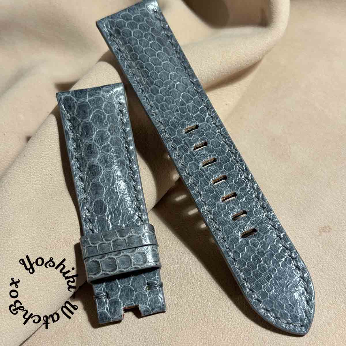 sna-112 シースネイク（ウミヘビ） レザー 腕時計 ベルト グレー (ラグ幅22 mm - バックル幅20 mm)
