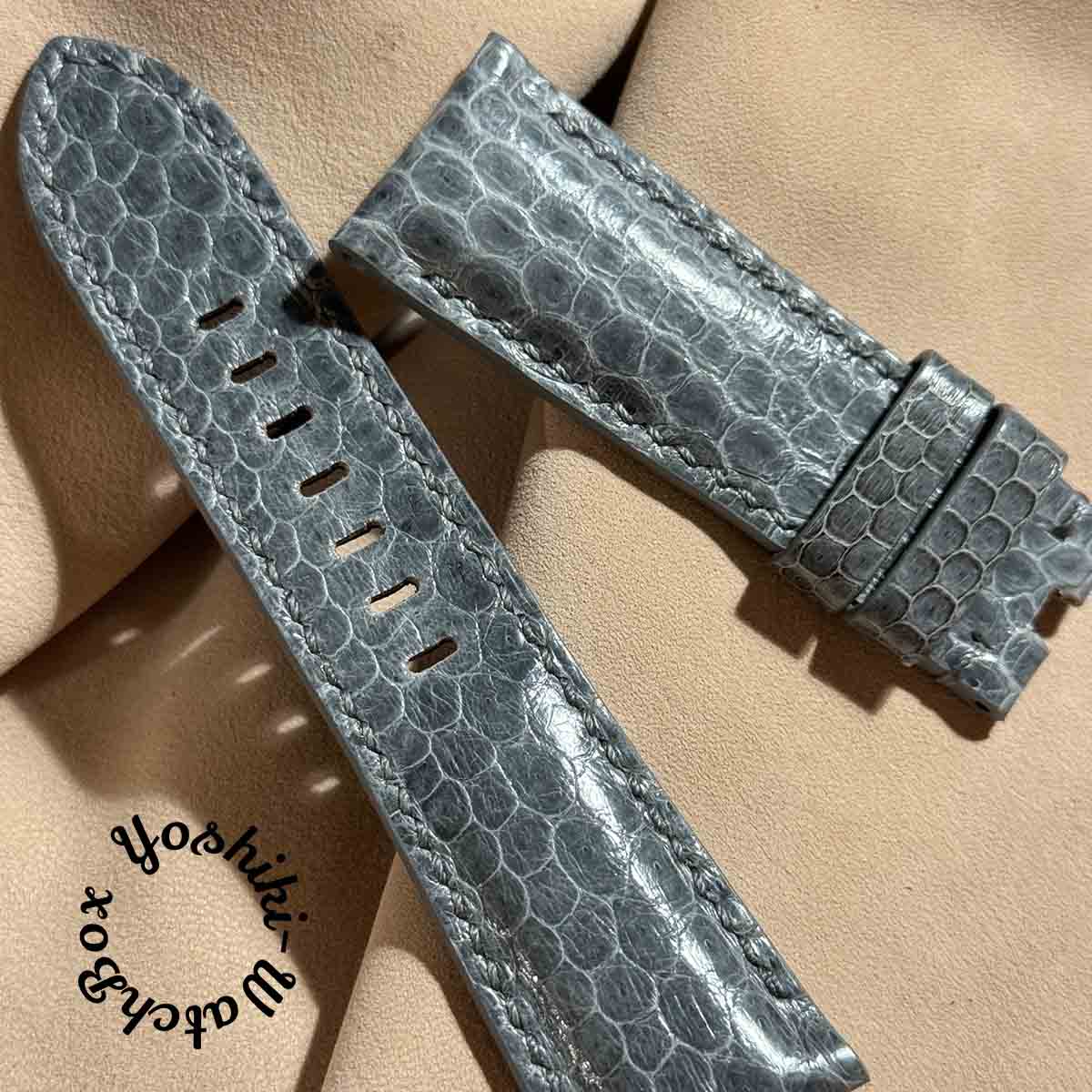 sna-132 シースネイク（ウミヘビ） レザー 腕時計 ベルト グレー (ラグ幅26 mm - バックル幅22 mm)