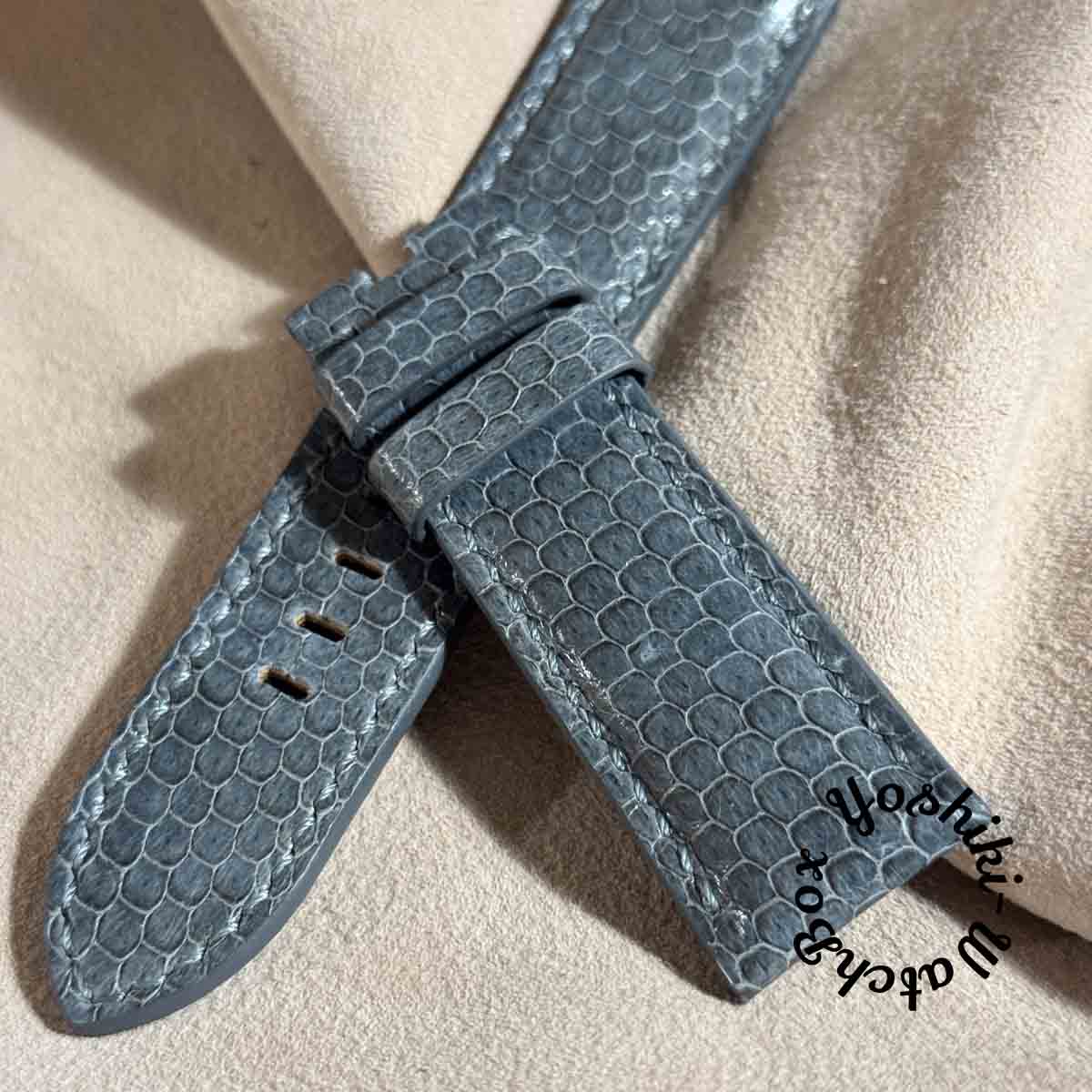 sna-144 シースネイク（ウミヘビ） レザー 腕時計 ベルト グレー (ラグ幅24 mm - バックル幅22 mm)