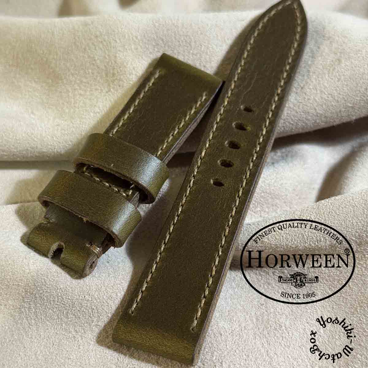 HORWEEN （ホーウィン）クロムエクセルレザー（牛革） / オリーブ腕時計ベルト ラグ幅22 mm- バックル幅20 mm hor-231 【HORWEEN （ホーウィン）とは・・・】1905年創業、100年以上の長い歴史を持つホーウィン社は、クロムエクセルやシェルコードバンといった皮革を製造していることでも有名な、アメリカの老舗タンナーです。【ベルトの仕様に関して】※革は全て1点物です。全て違う表情を持っています。画像にてご確認下さい。※ラグ幅、子穴の位置が合わない方はお問い合わせ下さい。■素材: 　 ホーウィン / クロムエクセルレザー（牛革）■色: 　 オリーブ■ステッチ: モカベージュ■サイズ: ラグ幅 22 mm/ バックル幅 20 mm■長さ: 125mm / 75mm■子穴位置 ラグ端〜1つ目の子穴上部 / 50 mm ラグ端〜最下部子穴上部 / 76 mm■厚さ: 4 mm■識別番号： hor-231※尾錠はステンレス製の物を取り付けし発送致します。不要な方や取り外して同封がご希望の方は事前に教えて下さい。（デザインや仕上げなどの選択は出来ません。）【オプションに関して】ベルト購入時にオプションで選ぶ事の出来るバックルです。（商品画像内番号）1, パネライに使用されているベルトに通すチューブ（26mm,24mm,22mm)2, ヴィンテージバックルをシルバー925で復刻したバックル（バックル幅18mm,16mm)3, ハンマートーン、シルバー925で制作したバックル（バックル幅22mm,20mm)4, プレーンタイプ、シルバー925で制作したバックル（バックル幅22mm,20mm)5, Dバックル（バックル幅22mm,20mm,18mm)6,Dバックル（バックル幅20mm)7,Dバックル（バックル幅18mm)※3番、4番はオーダーで24mm,26mmでも制作可能です。※Dバックルを選択頂いた場合は付属でおつけしている尾錠は同封しません。※バネ棒は不要な時計もあるので基本的に付属していません。必要な方は同封しますので、教えて下さい。【クイックリリースバネ棒】クイックリリースバネ棒が使用出来る様に加工致します。（バネ棒、加工代込1650円）【ご注意】※商品ページ掲載の画像は実際の商品と色・質感等において若干異なる場合がございます。予めご了承いただき、ご注文ください。※返品や交換に関してはお受けできませんので、サイズ、色味などよくご確認下さい。【発送に関して】当ショップの商品は全て送料込みの価格です。通常はクリックポスト（追跡番号有り、ポスト投函）で発送致しますが、合計金額が20000円以上の場合はレターパックプラス（手渡し）にて発送致します。その他ご指定の発送に関しては別途になりますので、ご了承下さい。 2