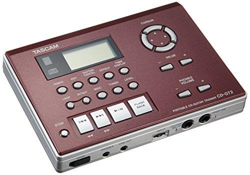 カラー：レッド◆商品名：TASCAM(タスカム) CD-GT2 ギター練習 CDプレーヤー チューナー 小型 コンパクト ポータブル キーチェンジ スピード・テンポチェンジ ギターキャンセル マイ ナスワン バンド練習注意：純正ACアダプタ（PS-P520）別売りCDの音程を変えずにテンポを変えることができるVSA(Variable Speed Audition)機能やギターキャンセル機能など、ギター練習に便利な機能を搭載したCDギタートレーナー。CD-GT1MK2の使い勝手を検証し、大幅に変更したメインパネルにギタートレーナーの機能を搭載。ギターを接続するだけで、お気に入りのCDとすぐセッションすることができる。また、ギターマルチエフェクトやギターチューナーも内蔵しているので、外部にエフェクターなどを接続する必要もない。VSA機能を使えば、難しいフレーズをゆっくり再生させることができ、憧れのギタリストの早弾きフレーズのコピーも思いのまま。その他、キーコントロール機能やギターキャンセル機能、メトロノームなどギター練習に便利な機能を満載している。ギター用CDトレーナー。 音程を変えずにテンポを変えるVSA(Variable Speed Audition)機能により、速くて聞き取り難いフレーズのコピーも楽々。 曲のキー(音程)を自由に変えられるキーコントロール機能により、自分の好みのキーで練習可能。半音下げチューニングの曲もチューニングを変えずに練習できる。 ファインチューン機能により1セント単位での微調整も可能。 曲中のギターの音をキャンセルできるギターキャンセル機能。 マルチエフェクター内蔵。外部にエフェクターをつながなくてもギターを直接接続して練習できる。 ループ再生機能により練習したいフレーズを繰り返し再生して集中練習が可能。 ギターチューナー、メトロノームも搭載。 専用キーによる分かりやすい操作性。 フットスイッチによるコントロールも可能(エフェクトの切換など)。 ギターのほか、マイクも接続可能。商品紹介『CD-GT2』は、CDの音程を変えずにテンポを変えることができるVSA（Variable Speed Audition）機能やギターキャンセル機能など、ギター練習に便利な機能を搭載したCDギタートレーナーです。 CD-GT1MK2の使い勝手を検証し、大幅に変更したメインパネルにギタートレーナーの機能を搭載。 ギターを接続するだけで、お気に入りのCDとすぐセッションすることができます。