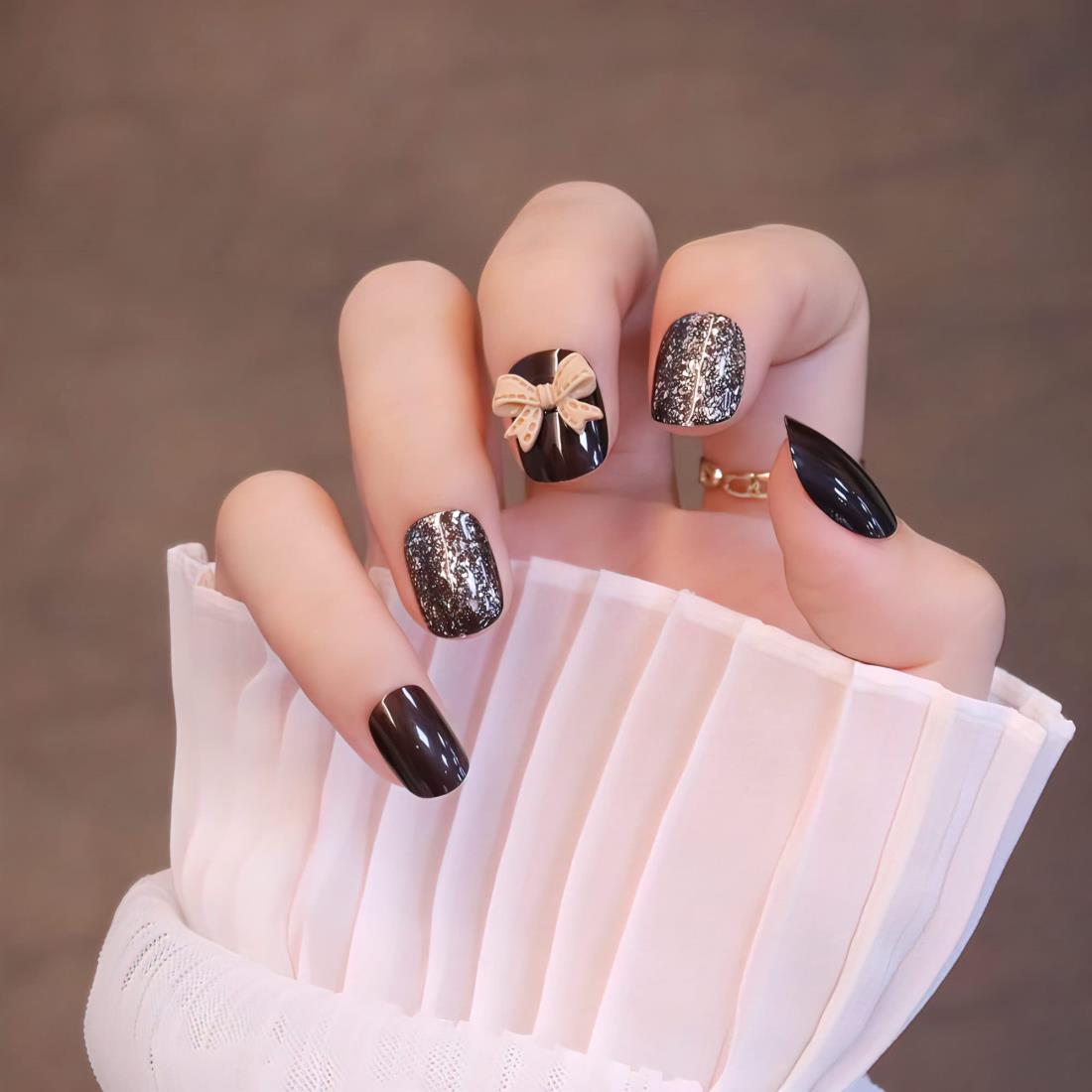 Sun&Beam Nails ネイルチップ ベリーショート 人気 3D爪 つけ爪 かわいい 短め ラウンドチップ ファッション ネイル 付け爪 24枚入 (#10-黒紅)