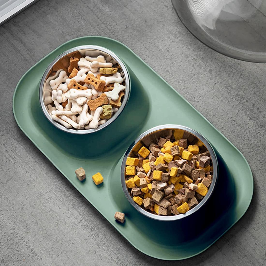 獣医さん推奨 猫食器【15度の傾斜／頸椎を保護する／食漏れ防止】猫犬食器 フードボウル ペット餌入れ ステンレス給食器 猫用エサ皿 おやつ皿 水飲み皿 吐き戻し防止 食べやすい すべり止め 取り外し式 犬猫兼用食器 小型犬 食器スタンド ご飯台 食器台 可愛い 食事をもっと