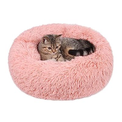 商品情報商品の説明主な仕様 ?【快適な睡眠デザイン】：猫ベッドや犬ベッドは丸いドーナツのよデザインです。 盛り上がったエッジは、頭と首をサポートしながら快適な安心感を生み出し、子猫や子犬がより早く落ち着くのを助け、より快適で安らかな睡眠をもたらします。br?【スーパーソフトタッチ】：室内猫用の猫ベッドは柔らかいぬいぐるみ生地で作られています。 高品質のPP綿の詰め物により、猫ベッドの全体的な快適さが向上します。 寒い冬の日に最適で、毛皮で覆われたペットが快適さと暖かさに包まれることを保証します。br?【お手入れ簡単】：室内猫用の猫ベッド、中性洗剤を利用することも、猫ベッドのお手入れを簡単にするために、通常は手洗いをお勧めします。 洗濯機で洗う場合は、ベッド全体を洗濯機のデリケート洗いに入れてください。br?【サイズ選択】: 直径約50cm，高さ20cm，体重5kg以内。全種類の猫又は中小系犬に対応。ミケ、スコティッシュ?フォールド、アメリカン?ショートヘア、マンチカン、柴犬、あきたけん、フレンチブルドッグ、トイプードル、チワワ、ポメラニアン、ヨークシャー?テリア、ミニチュアシュナウザー、シーズー等。br?【幅広い用途】: 丸い猫ベッドの底には滑り止めが付いており、ズレや移動を防ぎ、ペットの安全を確保します。 当社のペットベッドはご自宅の床だけでなく、座席の車にも適しています。 ペットが休んだりリラックスしたりするための旅行用簡易ベッドとして、トランクや後部座席に便利にフィットします。br?【ご注意】パッケージは真空圧縮されています。 製品を受け取ったらパッケージを開き、パンパンと叩いて、ふわふわするように手動で調整してください。数時間置いて、空気が十分入り込むようにして、商品が自動的に原状を恢復されます。 ペットベッドの内径は手動で調整できます。