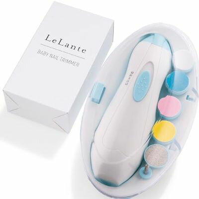 商品情報商品の説明主な仕様 LeLante 電動爪やすり [電池タイプ] がついに正式販売開始。「赤ちゃんの つめやすり が大変…」「つめけずり をしていると動く…」という お母さんの声から生まれた 電動ネイルケア 用品です。元気な 赤ちゃん用 ということで皮膚に当たってもケガをしない 爪やすり をアタッチメントとして採用。また月齢ごとに、爪 の硬さも変わることから月齢別アタッチメントを3種類付属して製品化しました。企画&設計では、保育士の先生からアドバイスをもらい、 初めて電動爪やすり ( 電動爪けずり )を使用するお母様でも簡単に使用できる説明書を付属 。爪切り を嫌がる 赤ちゃん に苦戦しているママさんにオススメの商品となっております。 ※本製品は当ショップのオリジナル商品になります。 コンビ (combi) 様の製品ではないのでお間違えのないようお願い致します。br【こだわり】様々なメーカーから ベビー用 の ネイルケア 用品として” 電動爪ヤスリ ”や” 電動爪削り ”として 電動 の ネイルマシン が販売されていますが、LeLante の 電動爪やすり [電池タイプ] は”こだわり”が一味違います。 電動つめけずり や ベビー つめ切り など ベビー用品 をメインに取り扱っている10社以上の工場からサンプルを取り寄せ、「赤ちゃんの保護設計」や「製品本体の静音設計」を一緒に試行錯誤して頂けた1社に絞って発注を行なっています。