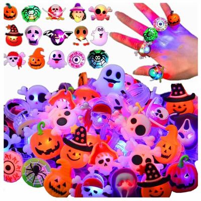 [MoSpace] ハロウィン 光るおもちゃ 光る指輪 縁日 景品 ハロウィン 飾り 50セット 全12種ランダム販売 お祭り 景品 …