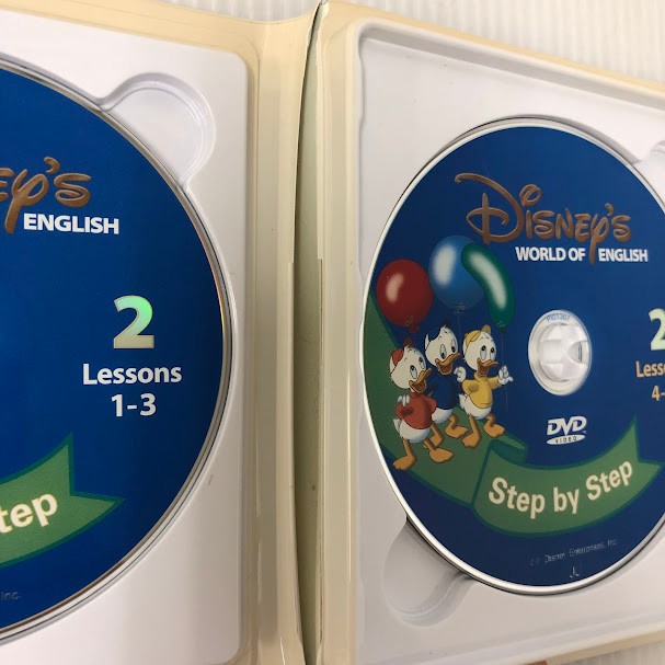 メインプログラム DVD 旧子役 2009年購入 未開封有 m-878 ディズニー英語システム DWE ワールドファミリー 中古 クリーニング済み おもちゃ 英語 知育玩具 英語教育 幼児教育 子供教育 英語教材 幼児教材 子供教材 知育教材
