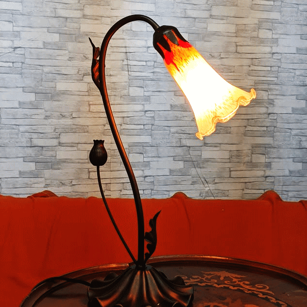 在庫処分 LED電球 テーブルランプ リリーランプ 1灯 ティファニー長ランプ ベッドサイド ステンドグラスランプ アールヌーボー調 インテリアライト 卓上照明 ベッドサイドランプ 【LED電球付き】 プレゼント グッズ ユウランプ