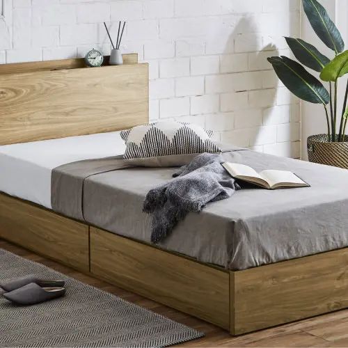 お客様の注目キーワードはこちら！ダブルベッド ダブルベッド LEDライト付き コンセント付き 収納ベッド 木目調 宮棚付き ナチュラル優しく温かい木のぬくもりが感じられるナチュラルカラーのダブルベッドです。ベッド下には、ダブルベッド分の収納...