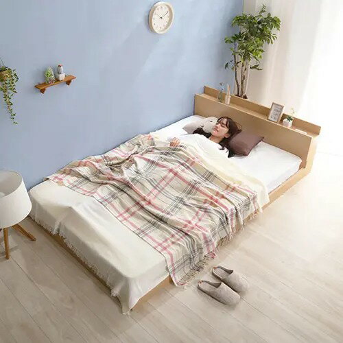 乐天商城 - セミダブルベッド すのこベッド ローベッド 棚付き コンセント付き ナチュラル オーク 幅128.5cm 長さ215cm 高さ45cm