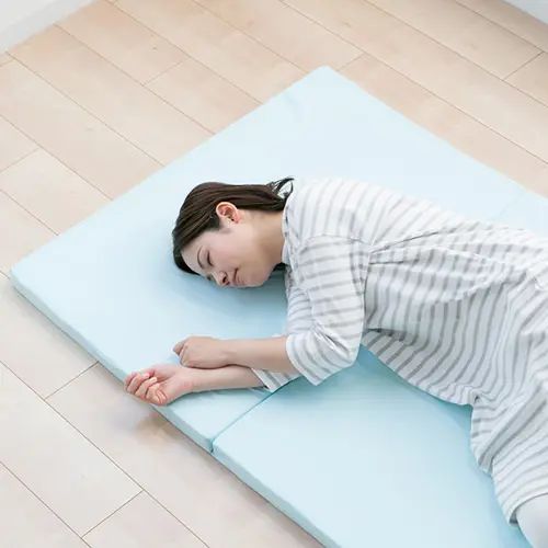 其它 - [マットレス] シングル 幅91cm ベーシック 日本製 ウレタンフォーム コンパクト 長さ192cm 厚み4cm 軽量 4つ折り 来客用 省スペース アイボリー イエロー ライトブルー オレンジ