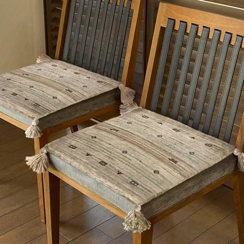 [チェアパッド] 幅40cm 湿度調整 無染色 ベージュ チェアマット ギャッベ 手織り 絨毯 涼しい 暖かい ..