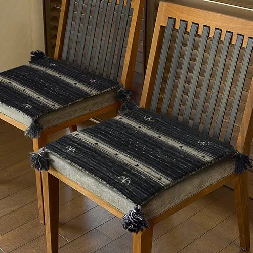 [チェアパッド] 幅40cm 湿度調整 無染色 ブラック チェアマット ギャッベ 手織り 絨毯 涼しい 暖かい ..