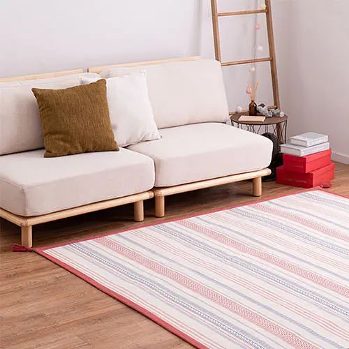 乐天商城 - デザイン ラグ 幅130cm 滑り止め加工 ウォッシャブル 裏面不織布 ウレタンフォーム シンプル コンパクト 床暖房対応 ホットカーペット対応 軽量 レッド