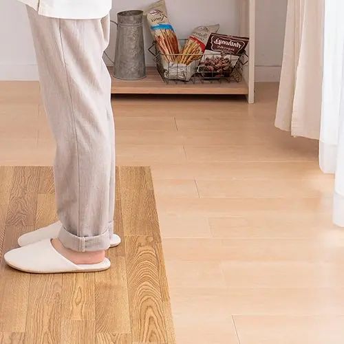 乐天商城 - マット 幅90cm 長さ100cm ウォッシャブル 裏面不織布 抗菌 木目調 床暖房対応 ホットカーペット対応 フリーカット ナチュラル
