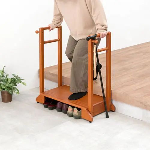 Wall Furniture - [踏み台] 幅76.5m 手すり付き 天然木使用 高級感 玄関踏み台 エントランス 転倒防止 フック付き 収納スペース アジャスター付き 耐荷重100kg 奥行き35cm 高さ80cm
