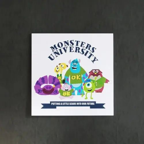 Rakuten - [30×30]ポップに飾れる モンスターズ・ユニバーシティの壁掛けインテリア