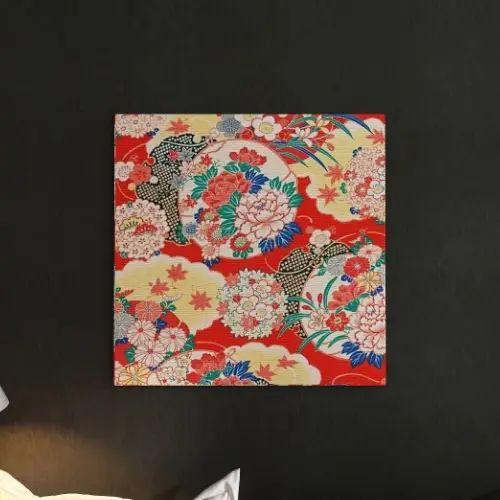 ビビッドで艶やかな花が豊かに咲き揃う 伝統和柄のファブリックパネル