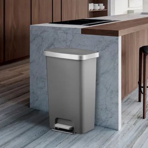 清潔感と機能性を兼ね備えた ペダル式ダストBOX グレー