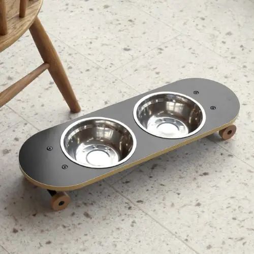 インテリア性を備えた スケボー風デザイン ペット用食器 (大) ブラック