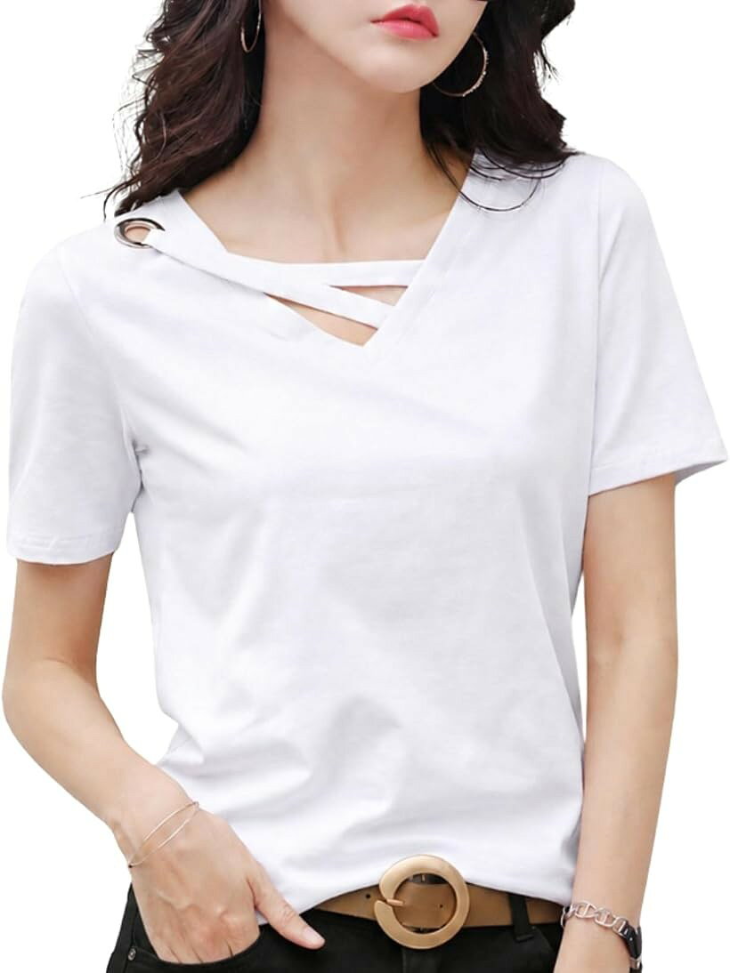 バリエーションコード : 2bktjuy1pf商品コード2bktj8i044商品名半袖 Tシャツ Vネック トップス カットソー レディース 無地 薄手 ゆったり カジュアル おしゃれ かわいい 女性 婦人 女の子 シャツ 上着 しゃつ 服 ハンソデブランドSlow Ride（スロウライド）カラーホワイトサイズ等L首元のクロスデザインが女性らしさを引き立て、上品なおしゃれを演出する一枚。薄手で通気性の良い生地を使用し、暑い季節も快適に過ごせる着心地。ゆったりとしたシルエットで体型をさりげなくカバーしながら自然にフィット。シンプルな無地デザインで、通勤や通学から普段着まで幅広く活躍。パンツにもスカートにも合わせやすく、着回し力抜群のカジュアルトップス。素材構成：100% 合繊※ 他ネットショップでも併売しているため、ご注文後に在庫切れとなる場合があります。予めご了承ください。※ 品薄または希少等の理由により、参考価格よりも高い価格で販売されている場合があります。ご注文の際には必ず販売価格をご確認ください。※ 沖縄県、離島または一部地域の場合、別途送料の負担をお願いする場合があります。予めご了承ください。※ お使いのモニタにより写真の色が実際の商品の色と異なる場合や、イメージに差異が生じることがあります。予めご了承ください。※ 商品の詳細（カラー・数量・サイズ 等）については、ページ内の商品説明をご確認のうえ、ご注文ください。※ モバイル版・スマホ版ページでは、お使いの端末によっては一部の情報が表示されないことがあります。すべての記載情報をご確認するには、PC版ページをご覧ください。