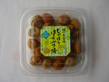 小竹農園 紀州南高梅 じゃばらはちみつ梅 150g【送料別】小粒の紀州南高梅を塩分約6%に抑え、じゃばら果汁とはちみつで漬けた柑橘風味の梅干し!!2022年発送締め切り:12/16(ご注意ください)