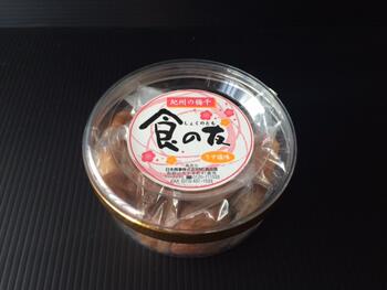 小竹農園 紀州南高梅 食の友 うす塩 130g【送料別】紀州南高梅にはちみつを加え 塩分約8％のうす塩味に漬けたお徳用梅干し ご家庭用に最適です 2022年発送締め切り：12/16 ご注意ください 