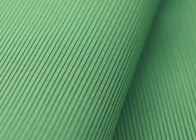 ◇夏用　色無地きもの◇中古・仕付け糸付【仕立上がり】鮮やかな黄緑色・花萌葱（はなもえぎ）◇【居敷当なし】