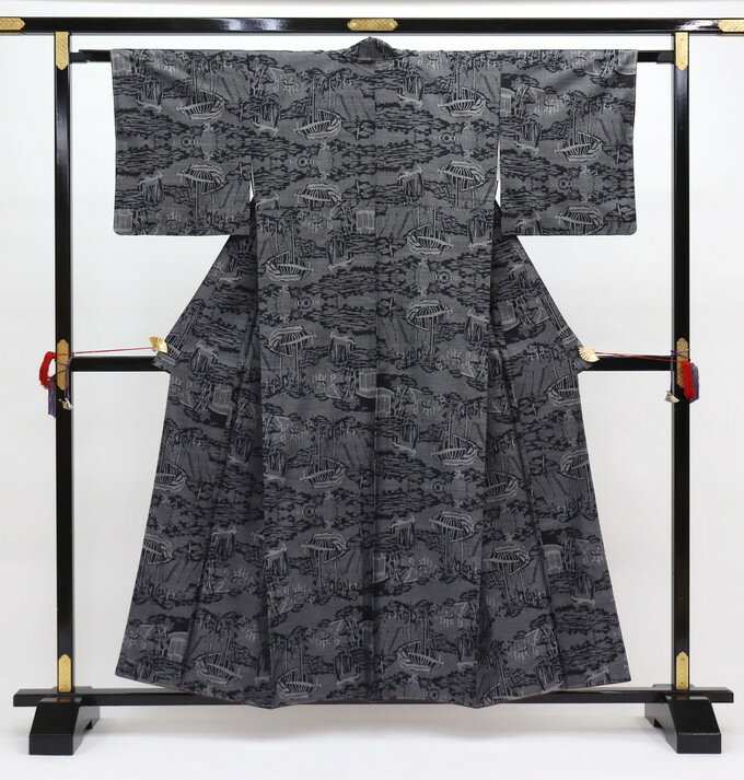 乐天商城 - 大島紬 袷着物　9マルキ ◇中古【仕立上がり】紬　小紋◆黒地【証紙無し】