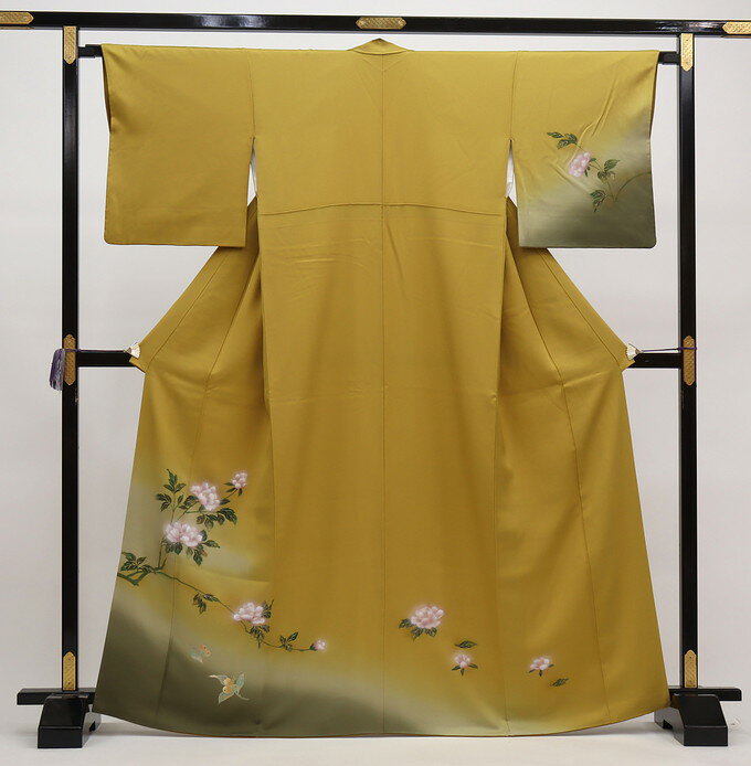 乐天商城 - ◆訪問着　正絹【お仕立て上り・中古品】辛子色系　季節の花