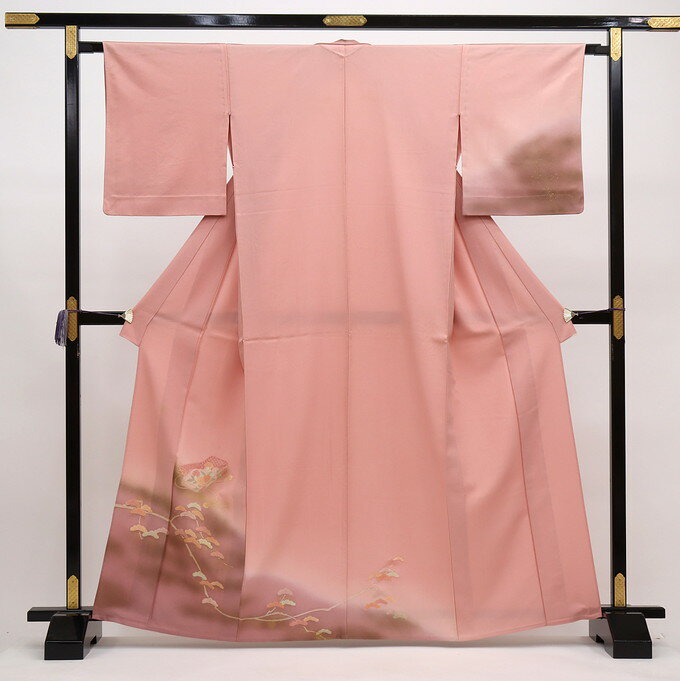 樂天商城 - 附下　正絹【単衣】◇中古【仕立上がり】薄紅梅（うすこうばい）色系　中国刺繡風◆上品なお着物◇広衿・居敷当なし