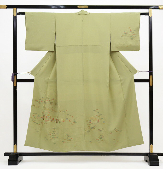 乐天商城 - 【小さめサイズ】◇お仕立て上がり　附下　正絹◇色無地風【リサイクル・中古品】薄抹茶グリーン　汕頭刺繍入