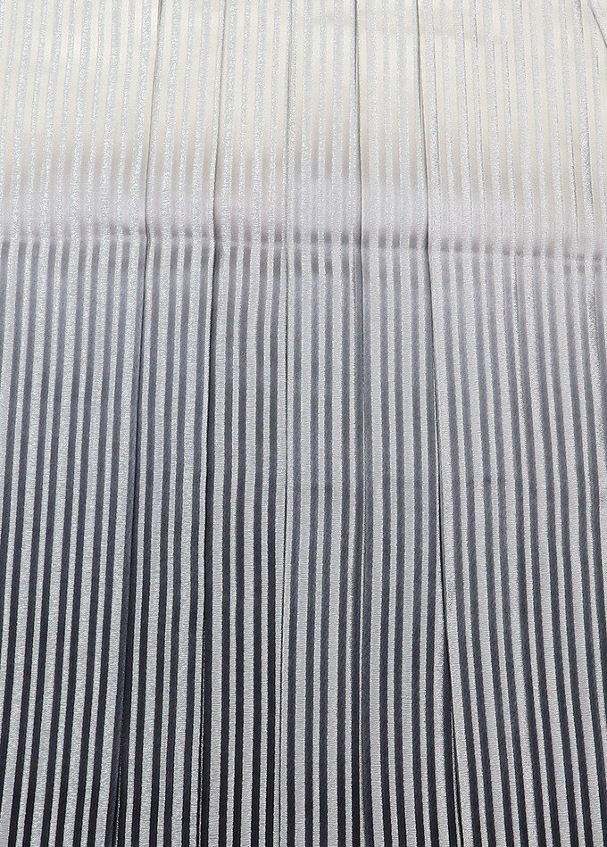 【簡単着付け★マジックテープ付き】◇男性袴【中古】ポリエステル　金襴◆オフホワイト×黒×シルバー系　行燈