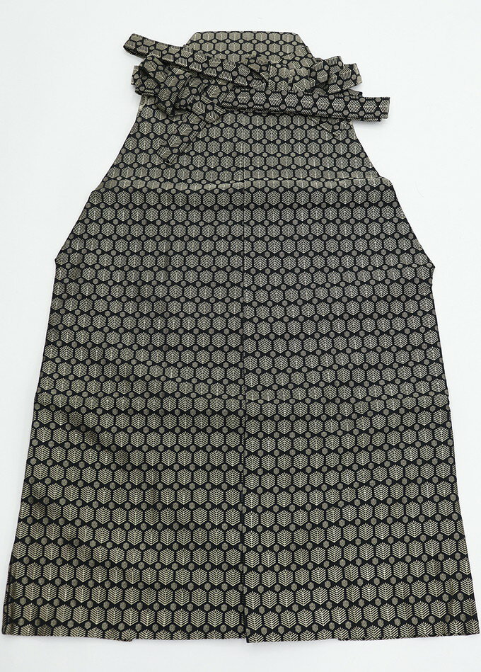 ◇男性袴【中古】ポリエステル　金襴 柄入◆黒地×金　松葉柄　行燈