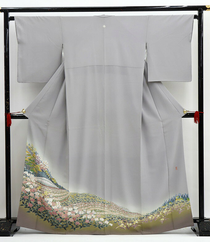 乐天商城 - 色留袖◆正絹◇リサイクル【仕立上がり・中古品】藤鼠 （ふじねず）色　花爛漫　落款入り◆上品なお着物◆一つ紋