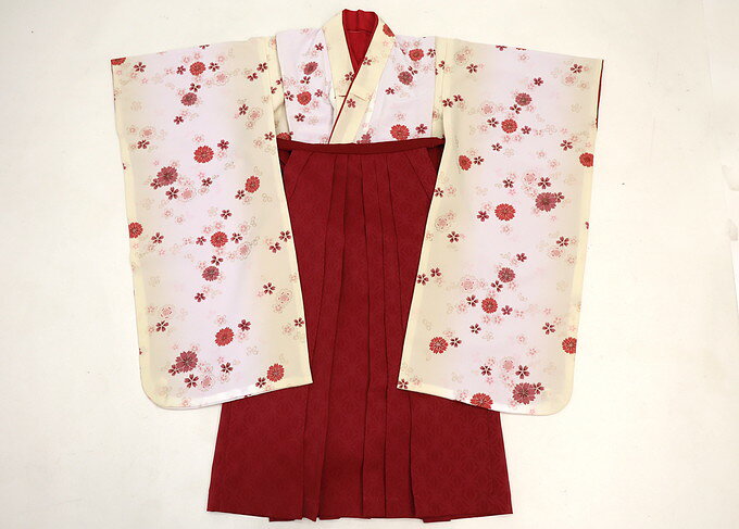 乐天商城 - 女の子用【7歳用】◆襦袢なし　四つ身・袴セット【リサイクル・中古品】◆ホワイト・クリーム地・臙脂色　小花柄【肩上げ済】
