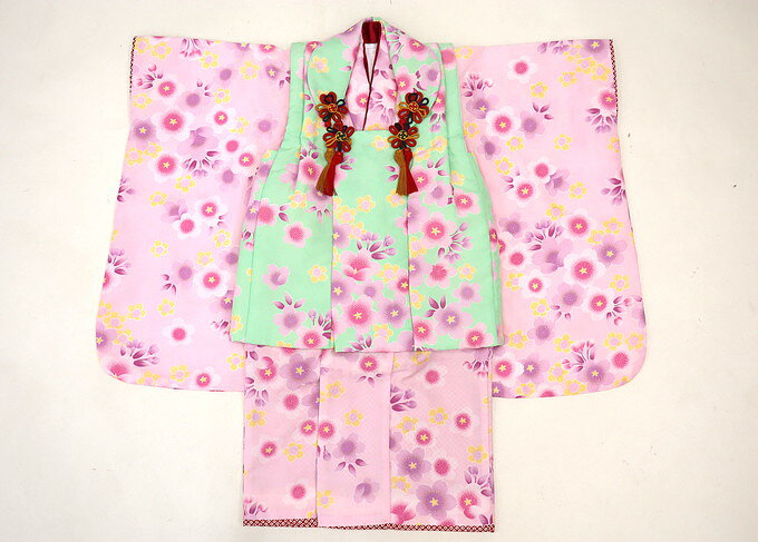 乐天商城 - 女の子用【3歳用　三つ身・被布セット】◆ポリエステル　襦袢なし【リサイクル品】◆ライムグリーン×ピンク系　桜★♪♪レンタルより安い♪♪