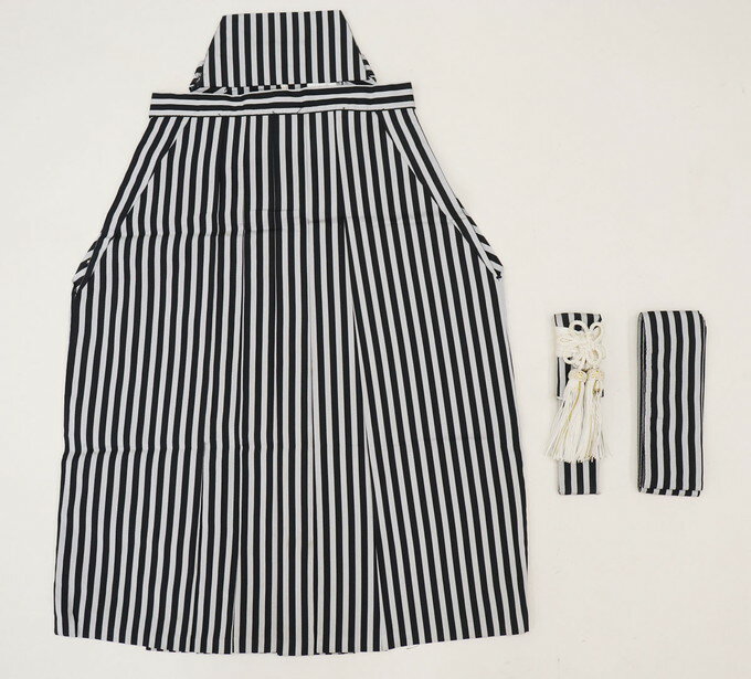 乐天商城 - 男の子【3～5歳用】◆袴・角帯・懐剣付【リサイクル・中古品】◆グレー地×黒　縞柄　紐下55cm