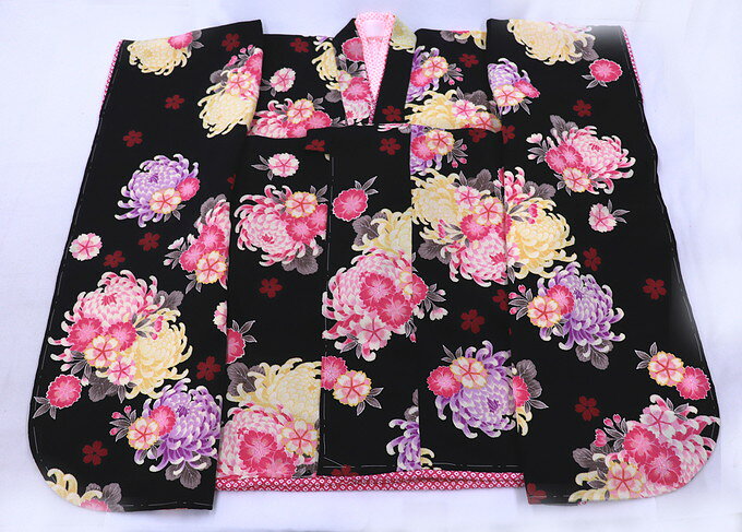 乐天商城 - 【JAPAN STYLE】女の子用【7歳用】お洒落 ◆襦袢つき　四つ身【美品・中古品】◆黒系　花爛漫　ちりめん調◆