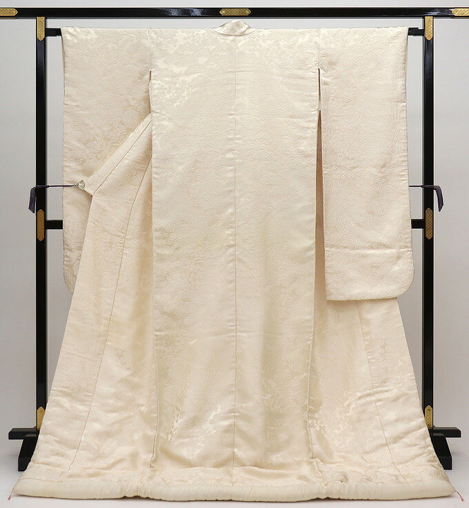 乐天商城 - 白打掛【中古】正絹◆オフホワイト　花爛漫　落款入り【状態ランクB】◆