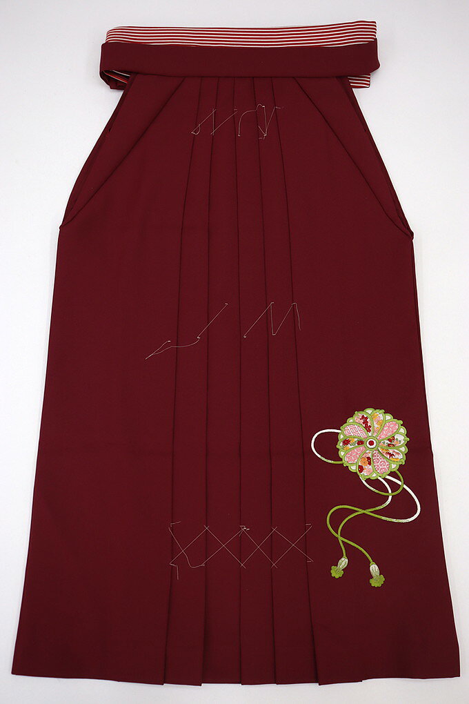 乐天商城 - 【小さめサイズ】女性袴/ポリ【新古品】はいからさん◇【九重】女性SSサイズ　えんじ色地　八重桜刺繍入り◇紐下：約87cm
