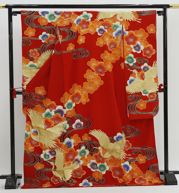 ◇大振袖・引き振袖 　ポリエステル【中古】赤系・ゴールド　ちりめん調　飛翔鶴・梅・流水紋【状態ランクBC】婚礼衣装◇...