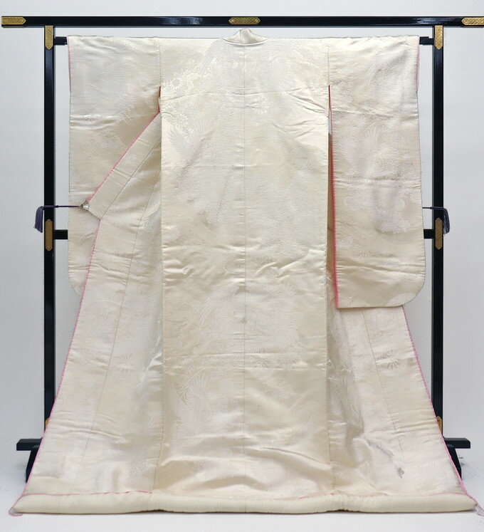 乐天商城 - 白打掛【中古】正絹◆オフホワイト系・ピンクのワンポイントライン入　飛翔鶴【状態ランクB】◆