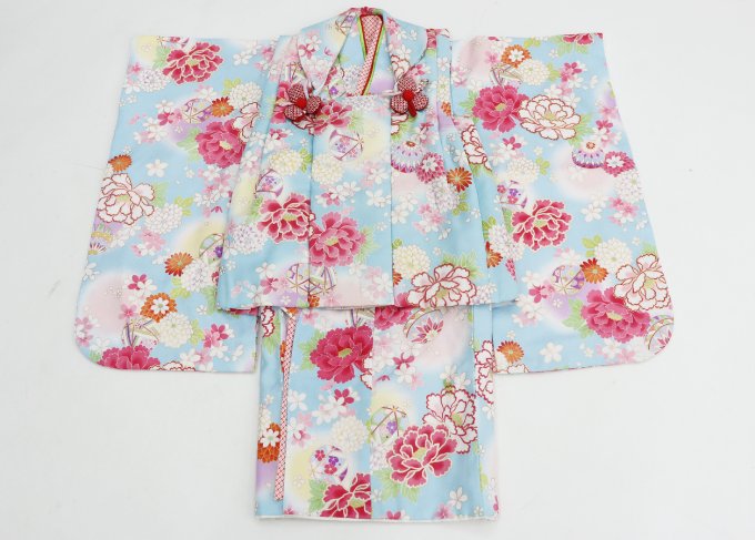 樂天商城 - 【展示品特価】女の子用【3歳用　三つ身・被布セット】◆ポリエステル　襦袢付◎巾着・髪飾り【新古品】◆水色　毬・花爛漫★♪♪レンタルより安い♪♪
