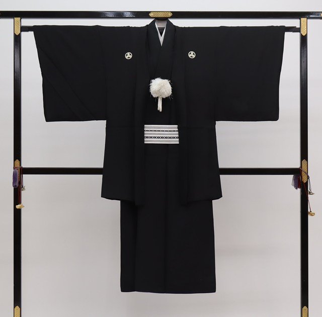 乐天商城 - 【中古特価】男性着物＋紋付羽織セット【丸に三つ柏】黒地◆正絹※角帯と羽織紐は付属しません※