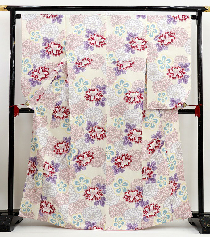 樂天商城 - ◇二尺袖　【新古品】薄クリーム色地・くすみのあるピンク　饅頭菊　ポリエステル【フリーサイズ相当】◆袴に合わせて♪