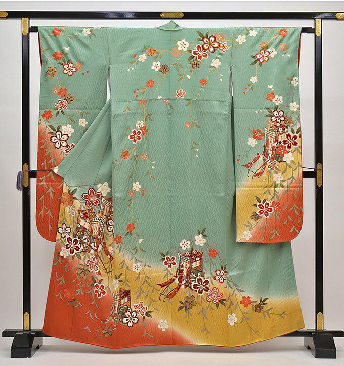 乐天商城 - ◇振袖【中古】灰色味の薄抹茶色・渋めの黄緑系　古典調・紋意匠【状態ランクB】
