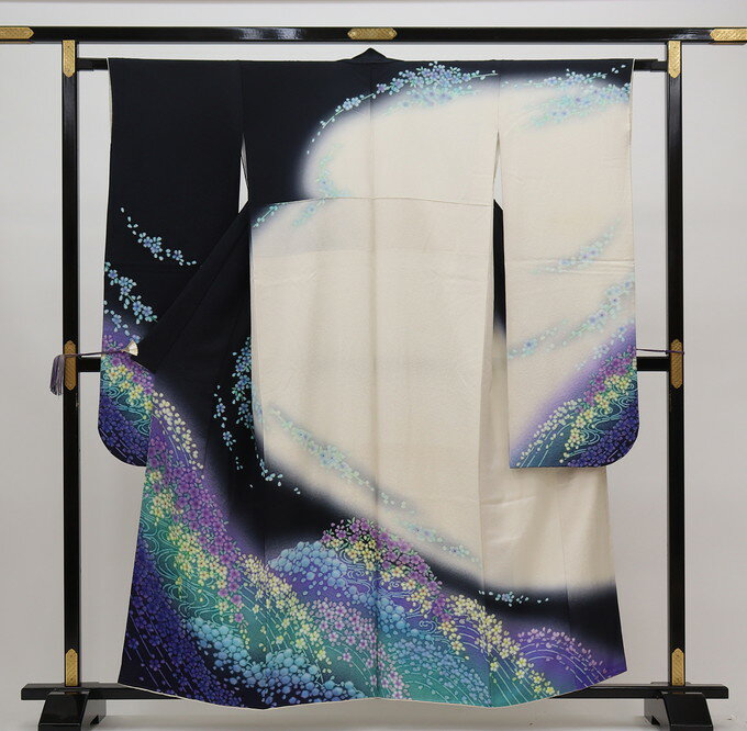 乐天商城 - 【小さめサイズ】◇振袖【中古】オフホワイト×黒紺ぼかし【状態ランクB】新古典調