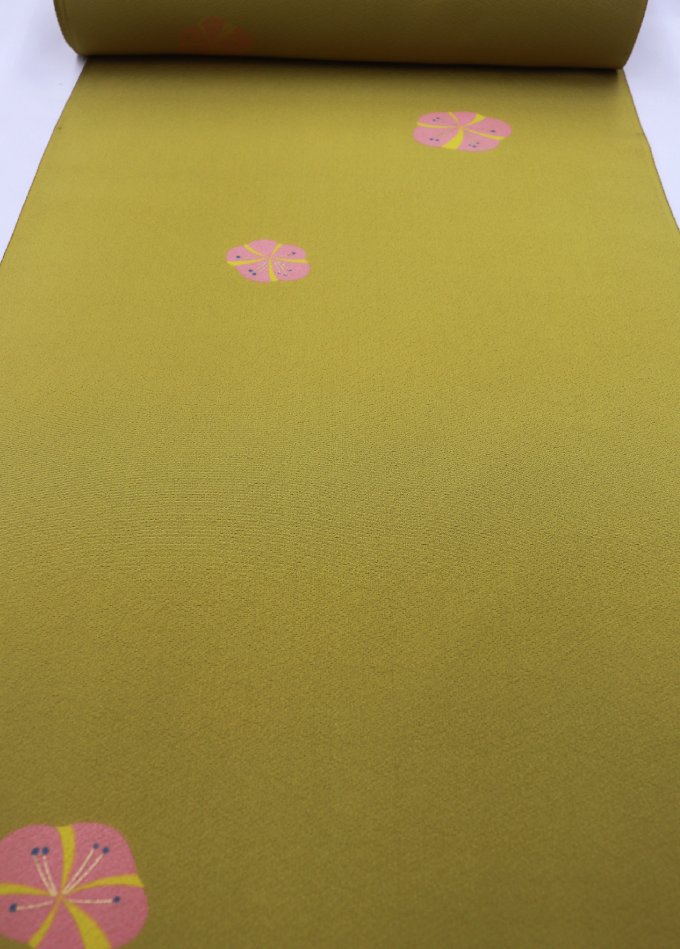 反物◇着尺◆正絹【丹後ちりめん】辛子色系　梅　飛び柄小紋◆幅約36.0cm